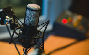 Linkityn asiantuntijapodcast: Kustannukset kuriin: Palkka-asiantuntijan vinkit kustannustehokkaaseen palkkaprosessiin